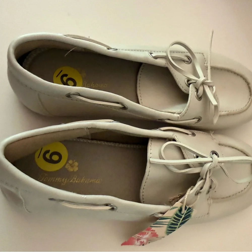 Tommy Bahama Wayfarer Light Gray Boat Shoes Women’s 9 NEW